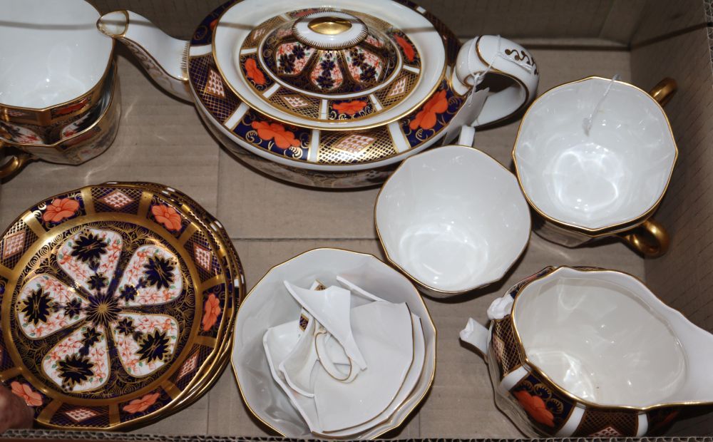 A Royal Crown Derby part dinner service, a.f.